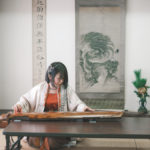 掛け軸の虎と気脈通じ